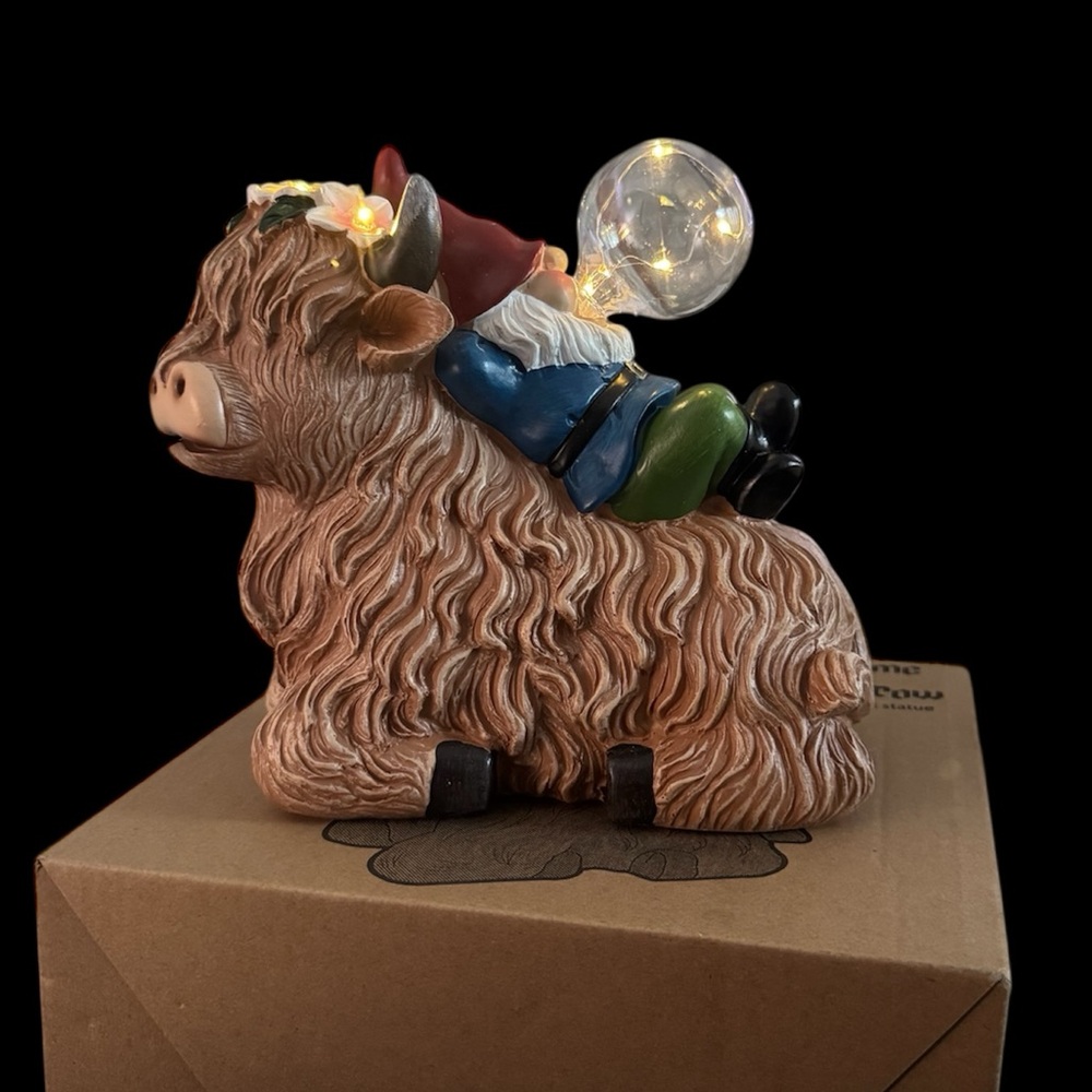 Solar Highland Cow Gnome Garden Decor Statue, Outdoor Funny Solar Light - Picture 8 of 10